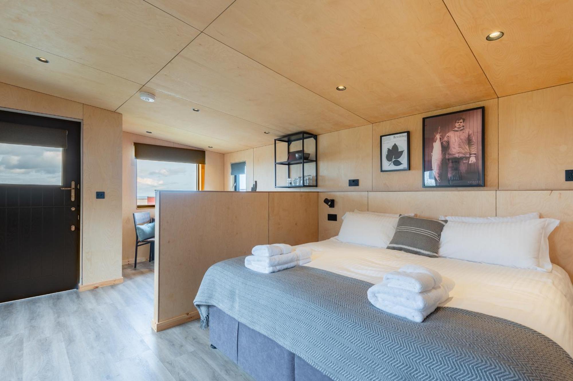 Rustic Cabins, Sea Views From Rewilded Farm With Highland Cows St Andrews Exterior photo